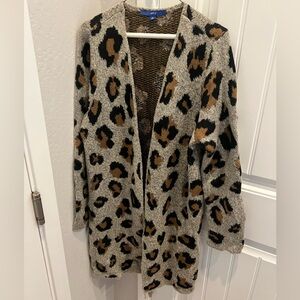Women’s leopard duster size XL